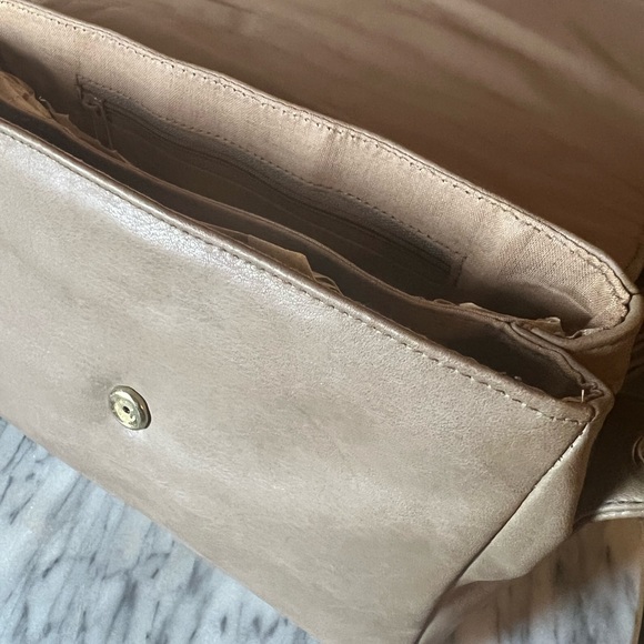 Tan Purse - Picture 4 of 7